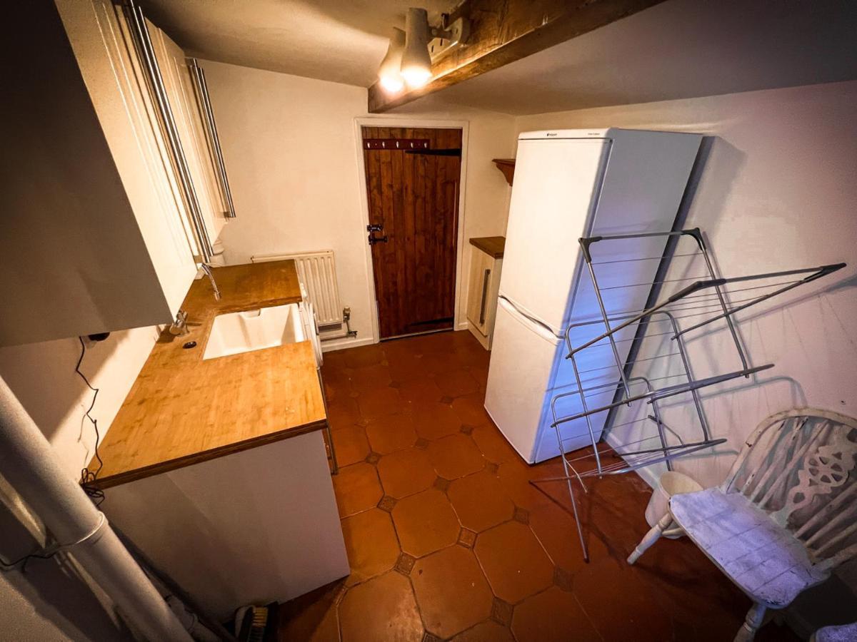 Stylish 4 Bed House With Parking In Holiday home Norwich
